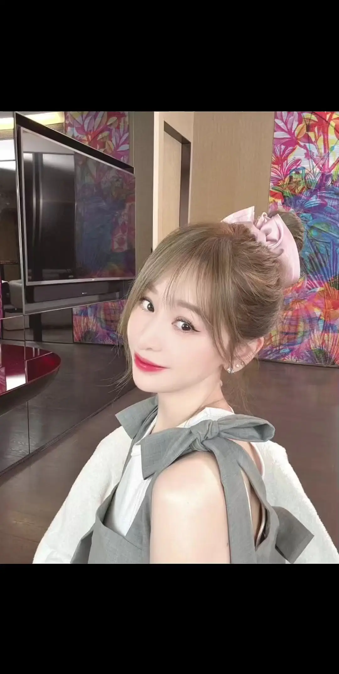 啊啊啊啊救命丸心妮简直就是个萌物！好想捏一捏😍