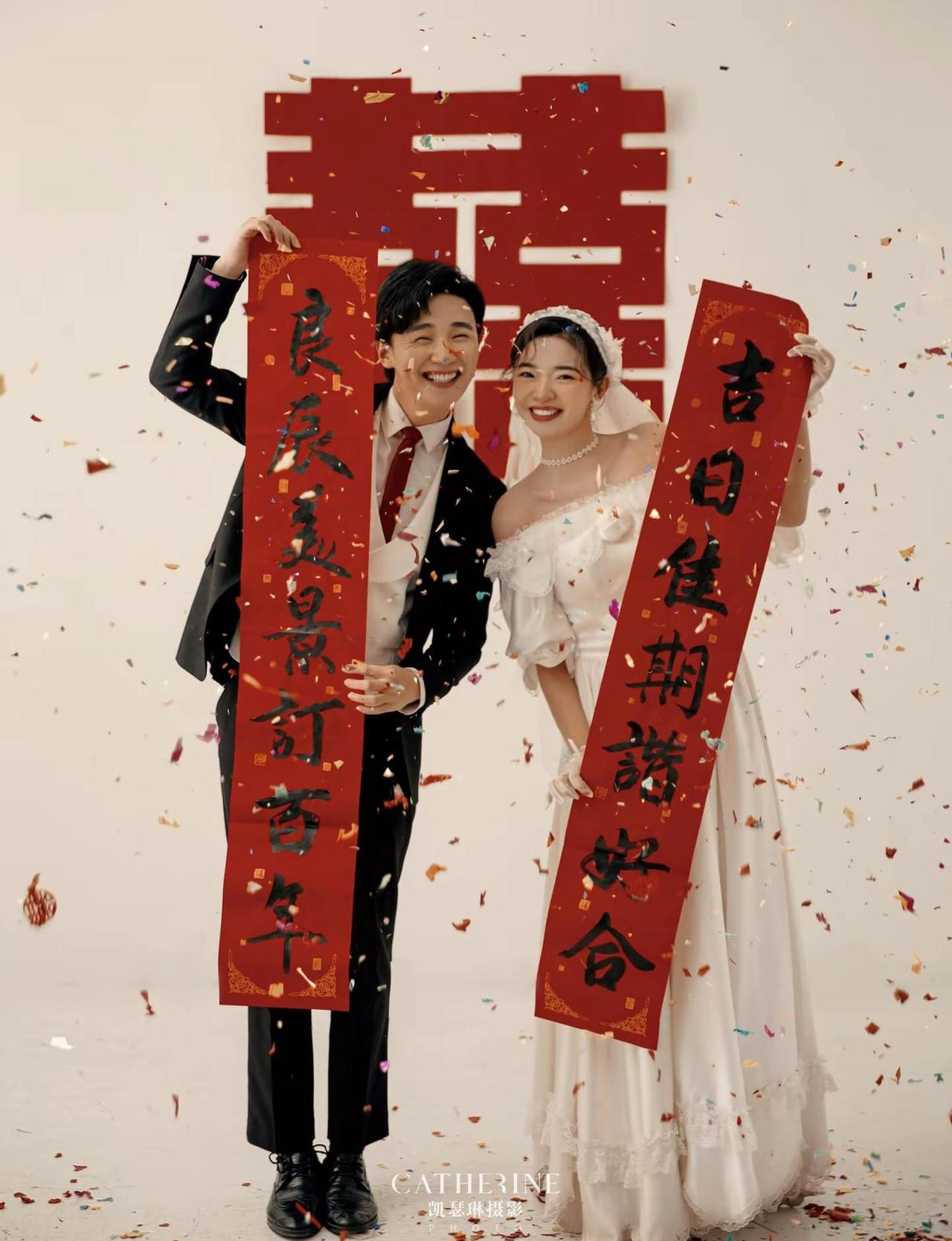复古感的白色婚纱照好博眼球❤️-欢乐俏皮的氛围💯这就是经济上行的幸福底气连画面