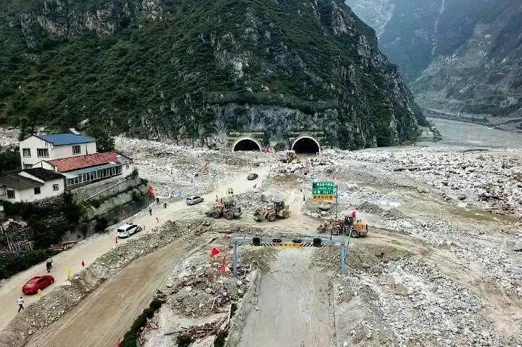预料到了印军会盯着墨脱的水电站工地，也预料到他们会借更巴拉山口搞小动作，万万没想