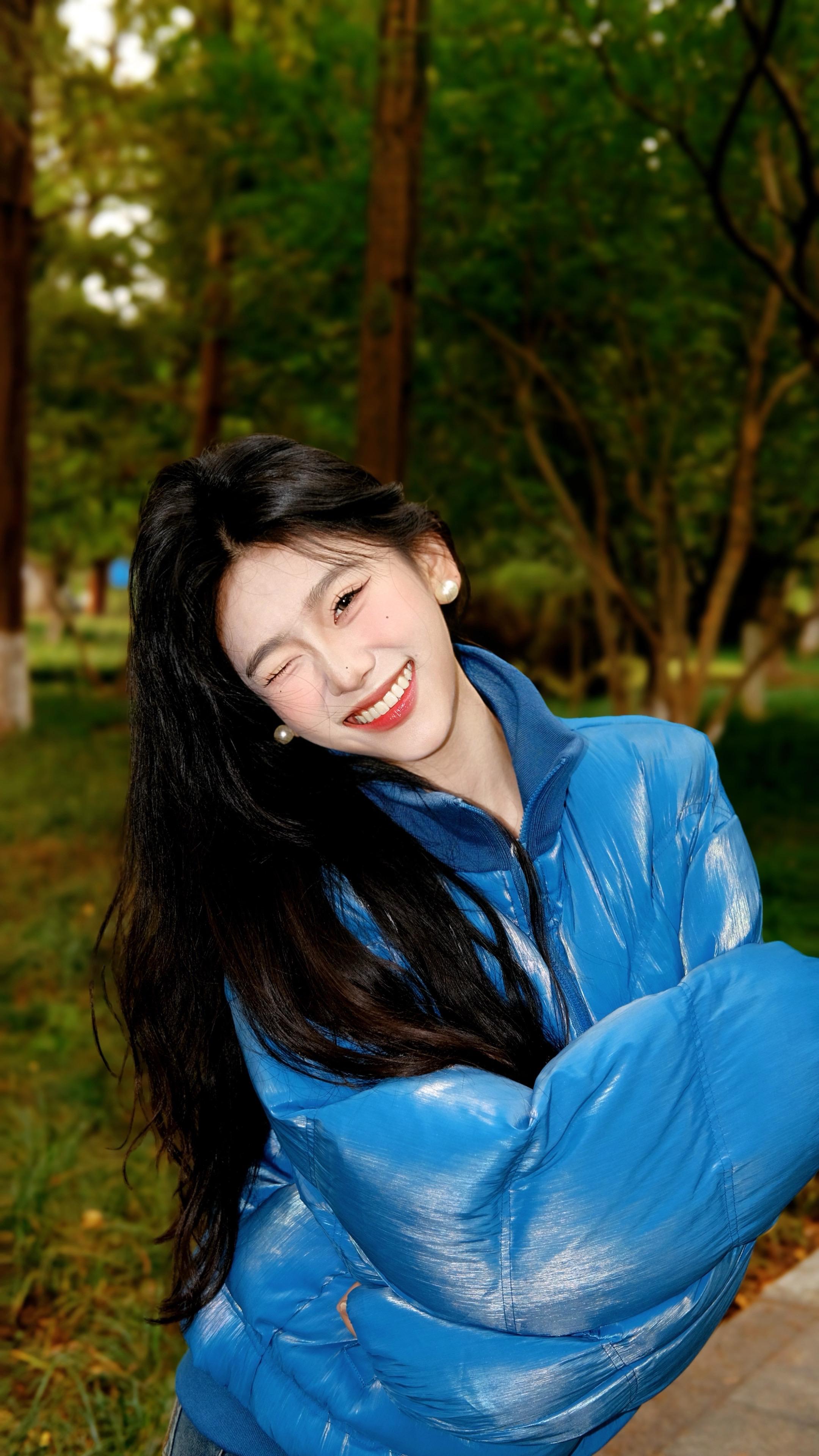 大树会拥抱每一个抬头的人。