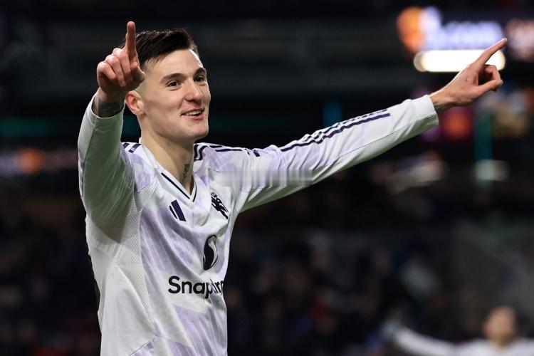 费迪南德：舍什科很努力每天很早来训练场，他需提升的是自信心足球 2月3日讯 英超