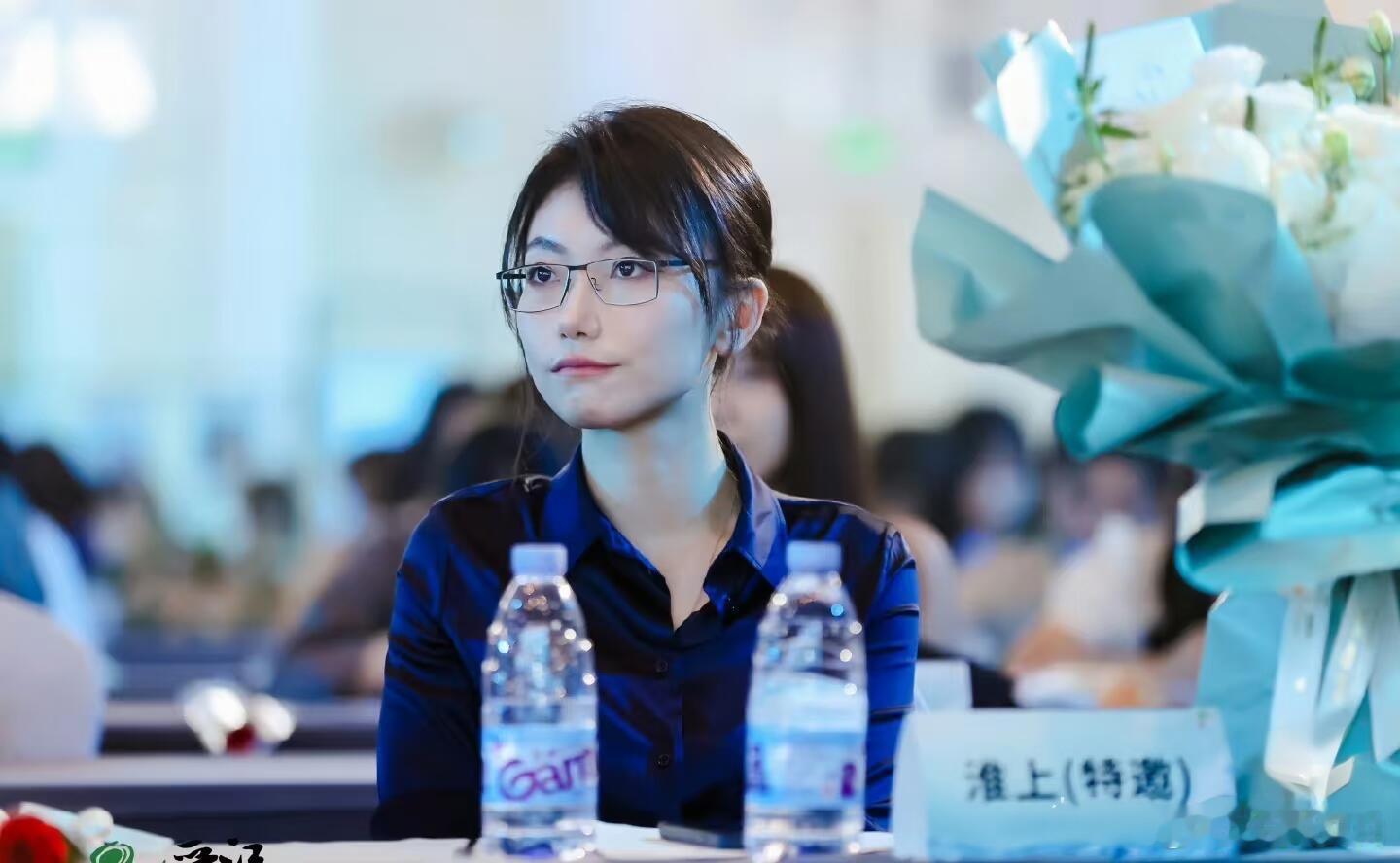 晋江作者大会特邀作者这一届（第六届）是巫哲，上届（第五届）是淮上，上上一届（第四