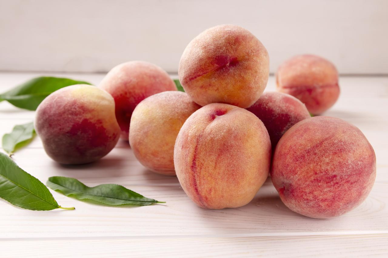 桃子是血糖的催化剂？医生建议：若想血糖正常，5种水果少吃
桃子甜得像初恋，但对血