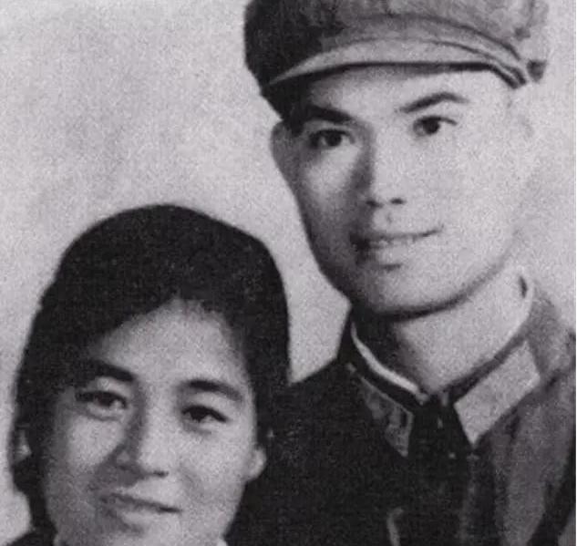 1971年，23岁的女干部李玉枝嫁给了一级伤残战斗英雄，新婚之夜二人同房时，她竟