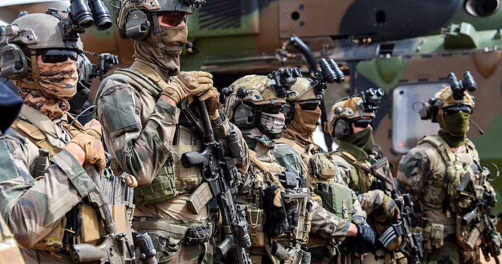 🇧🇯❗贝宁共和国卫队司令称，为应对未遂政变，法国特种部队已于周日部署到贝宁。