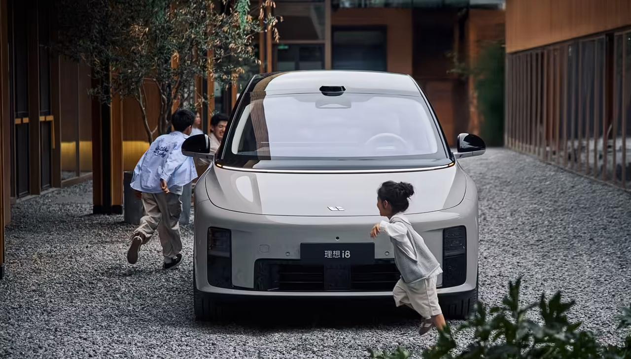 理想首款纯电 SUV 车型 i8 已官宣 7 月 17 日开启预订，并将于 7 