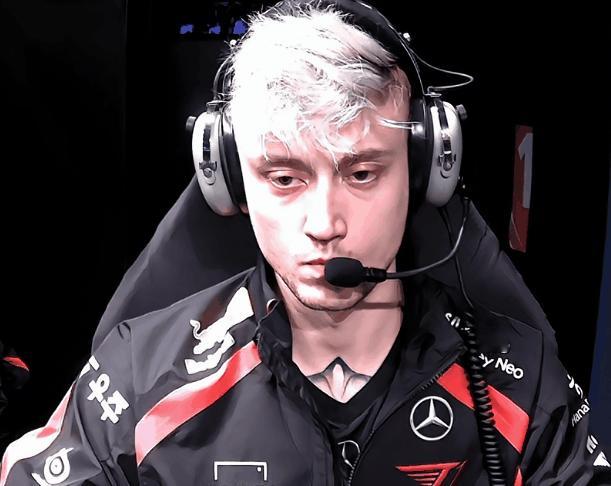#Rekkles在T1首战# 在LCKCL看到Rekkles还是觉得有点神奇
太