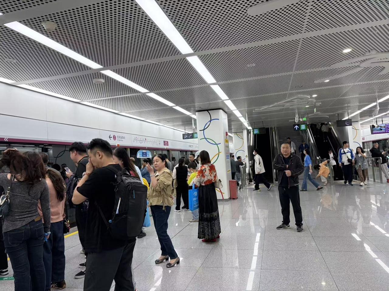 锁定闽超福州队战胜南平，福州球迷开心的提前回家咯