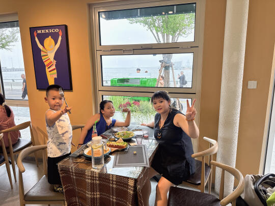 秦皇岛白熊餐厅拍照打卡