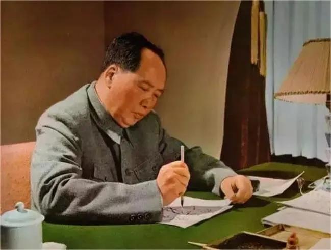 毛泽东同志重要论述中的数字编码与思想体系
 
——基于“两个务必”“三大作风”“