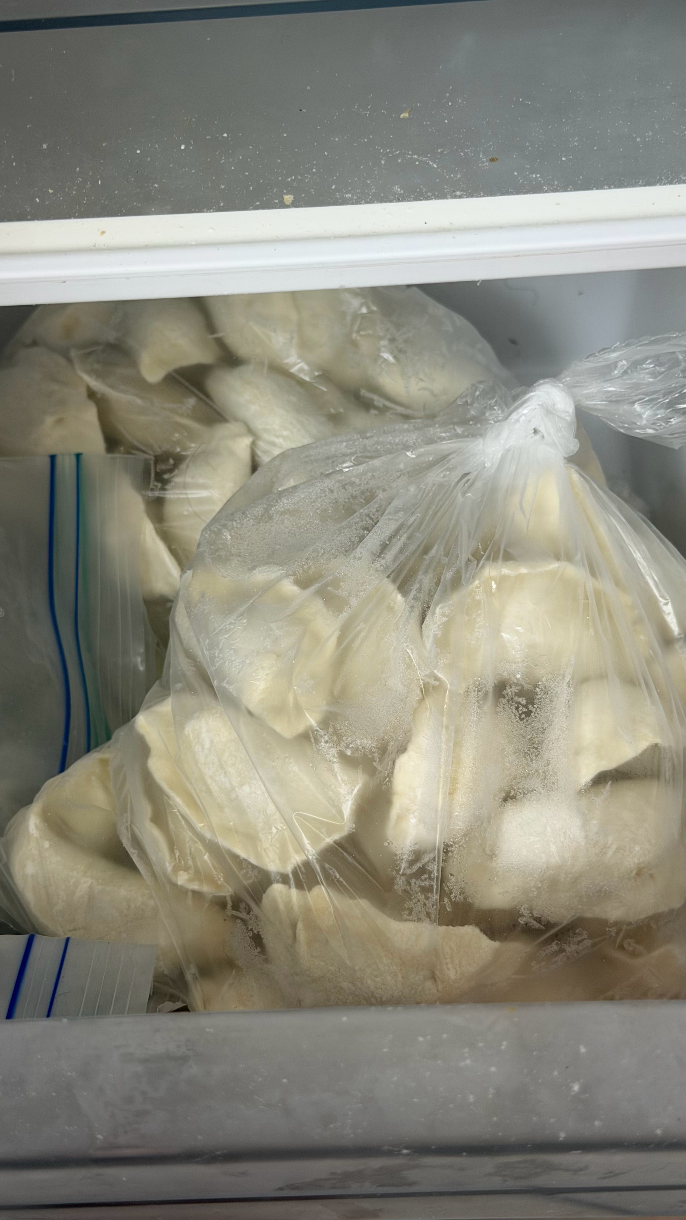 知女莫若母啊到午饭点了，刚刚我跟我妈说，她回老家了，我都没饭吃好可怜哦我妈说，你