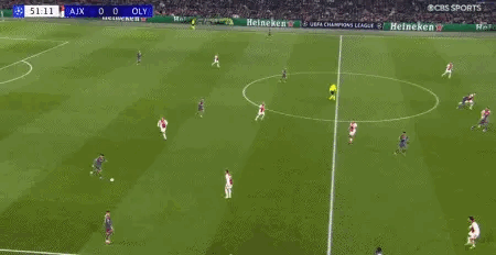 欧冠联赛阶段第8轮 阿贾克斯1:2奥林匹亚科斯热尔松·马丁斯打入一球 