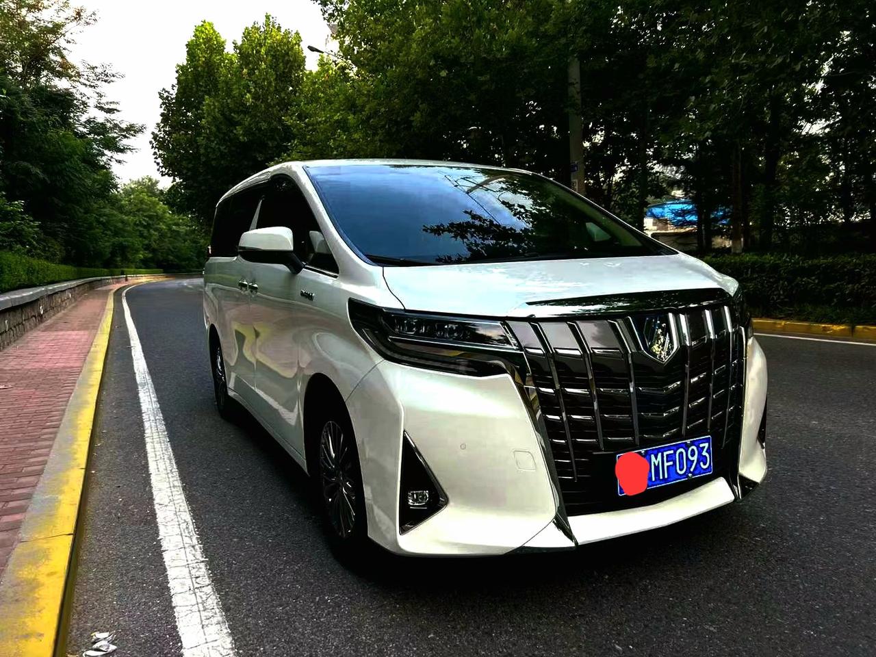 这是别人眼里的上路一百大几。这是别人眼里的有钱人。这是别人眼里的大老板。这是别人