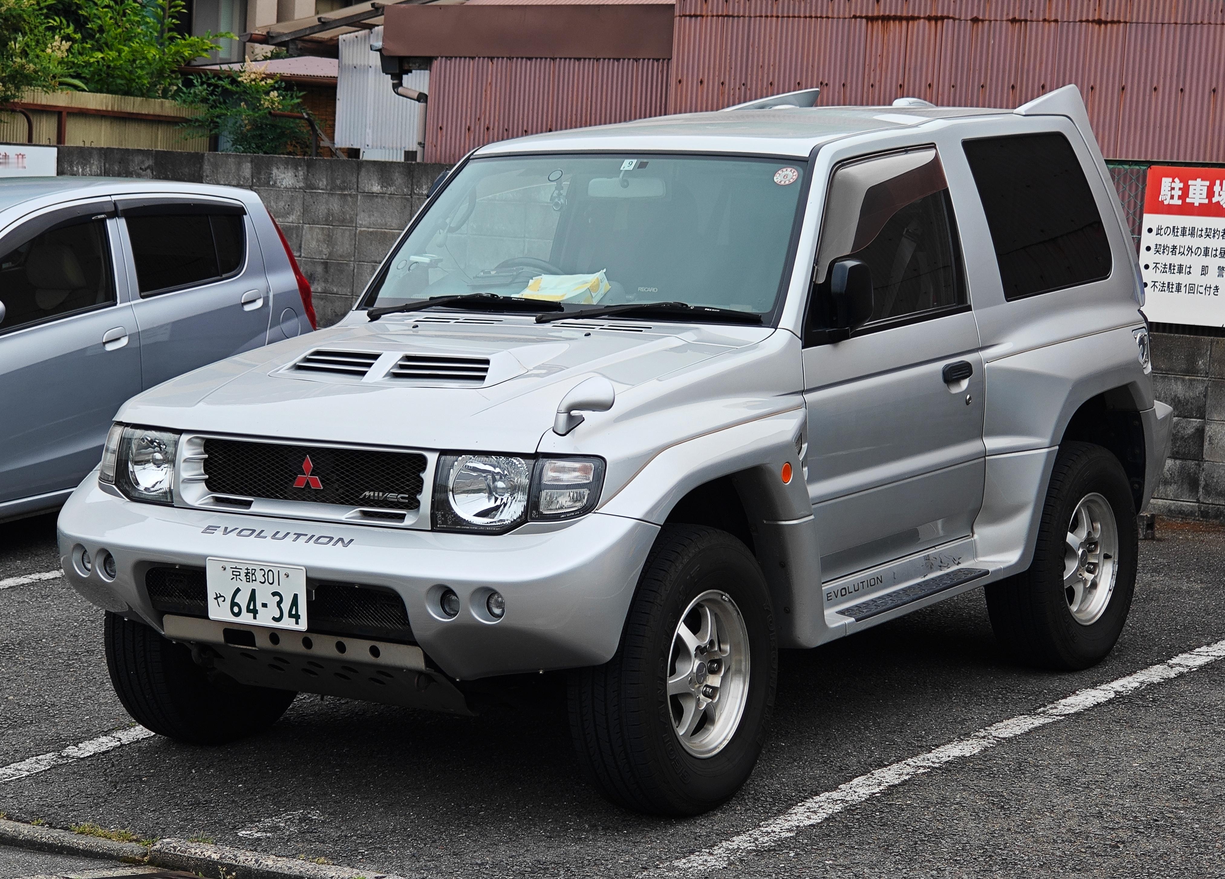 偶遇 Pajero Evolution 街道版（V55W），真的跪了[跪了]说起