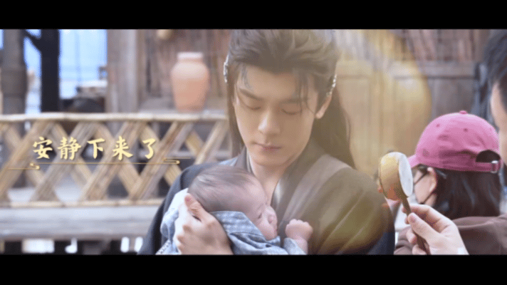 曾舜晞带娃大型翻车现场曾舜晞奶爸初体验手忙脚乱 谁懂啊！曾舜晞《月鳞绮纪》片场带