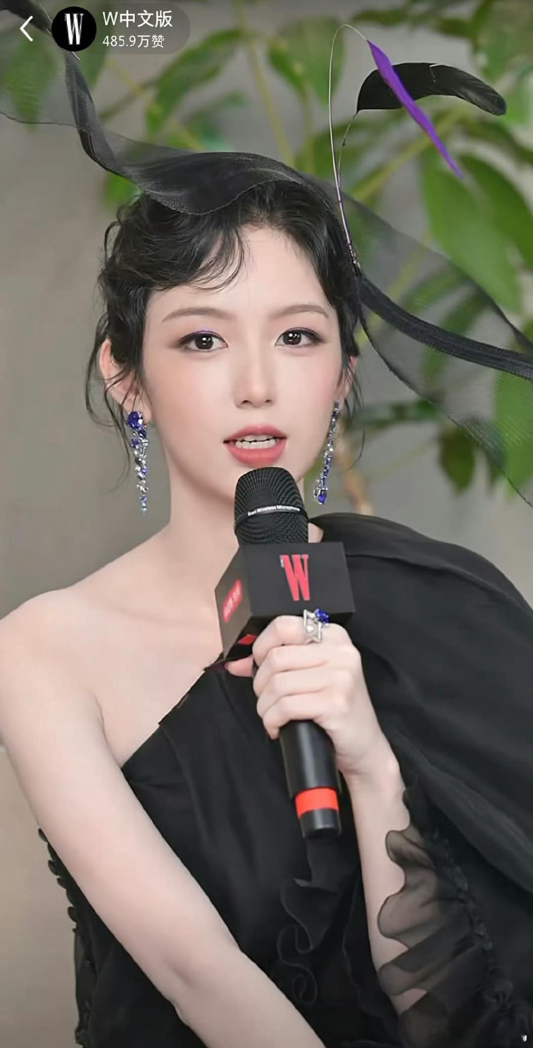 周也的造型师可以走了这么好看的脸，配这个发型…… ​​​