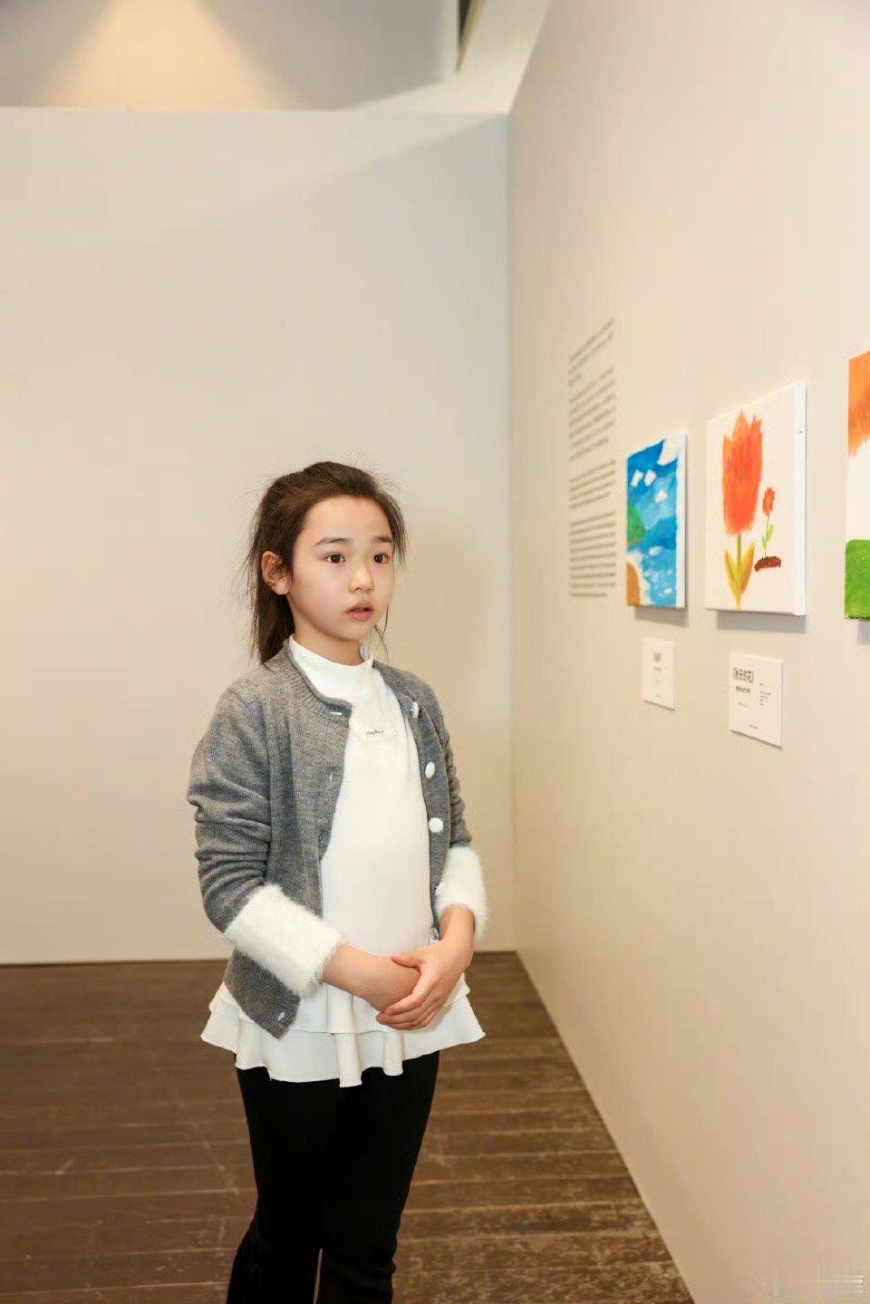 有时候挺羡慕她可以在内娱随便追星💧下次参加活动能不能把我带上↑ 