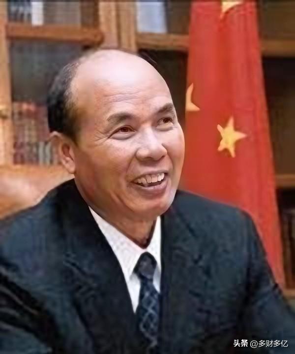 从采矿技术员到主政广西，他的一生全是实干！
 
陈辉光，男，1938年11月生，