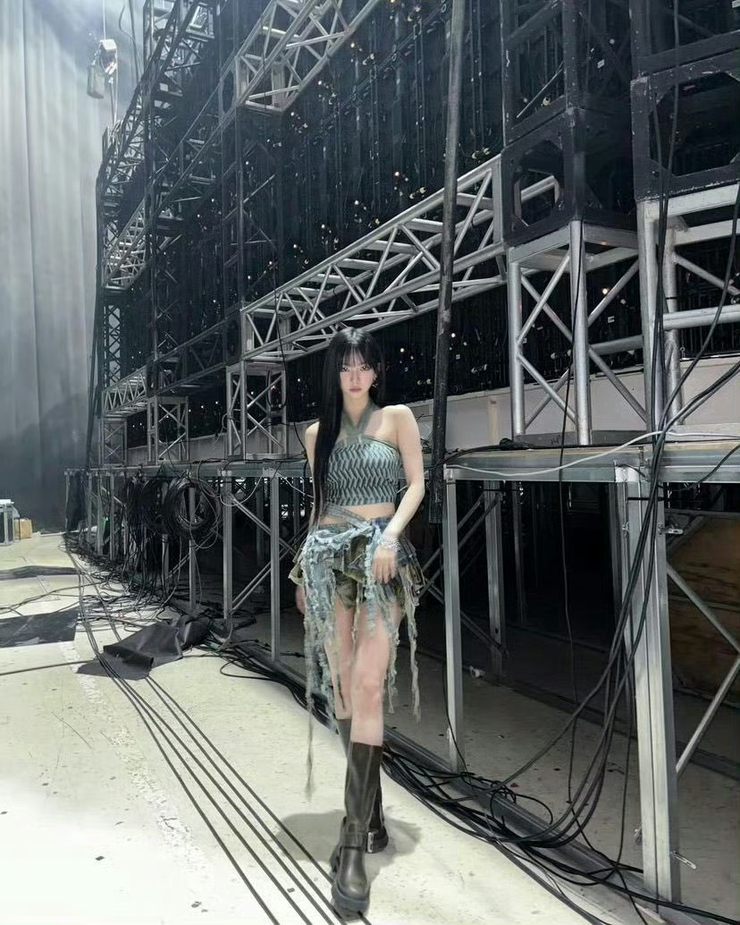 感受一下此女地表最强168小头小脸的惊人程度柳智敏脸和手机屏幕一样大 ​​​