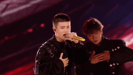 任嘉伦央视唱跳舞台 任嘉伦的《争分夺秒》在央视舞台上太炸了！唱跳全开还能保持稳定