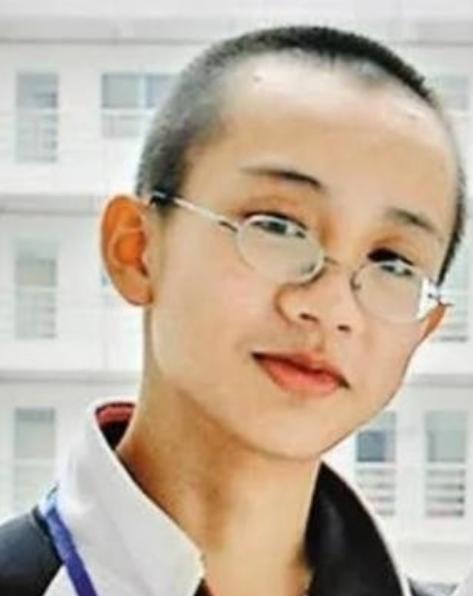 要是放他回中国，那将是美国科技界的巨大损失！
2018年，22岁的曹原一天在《N