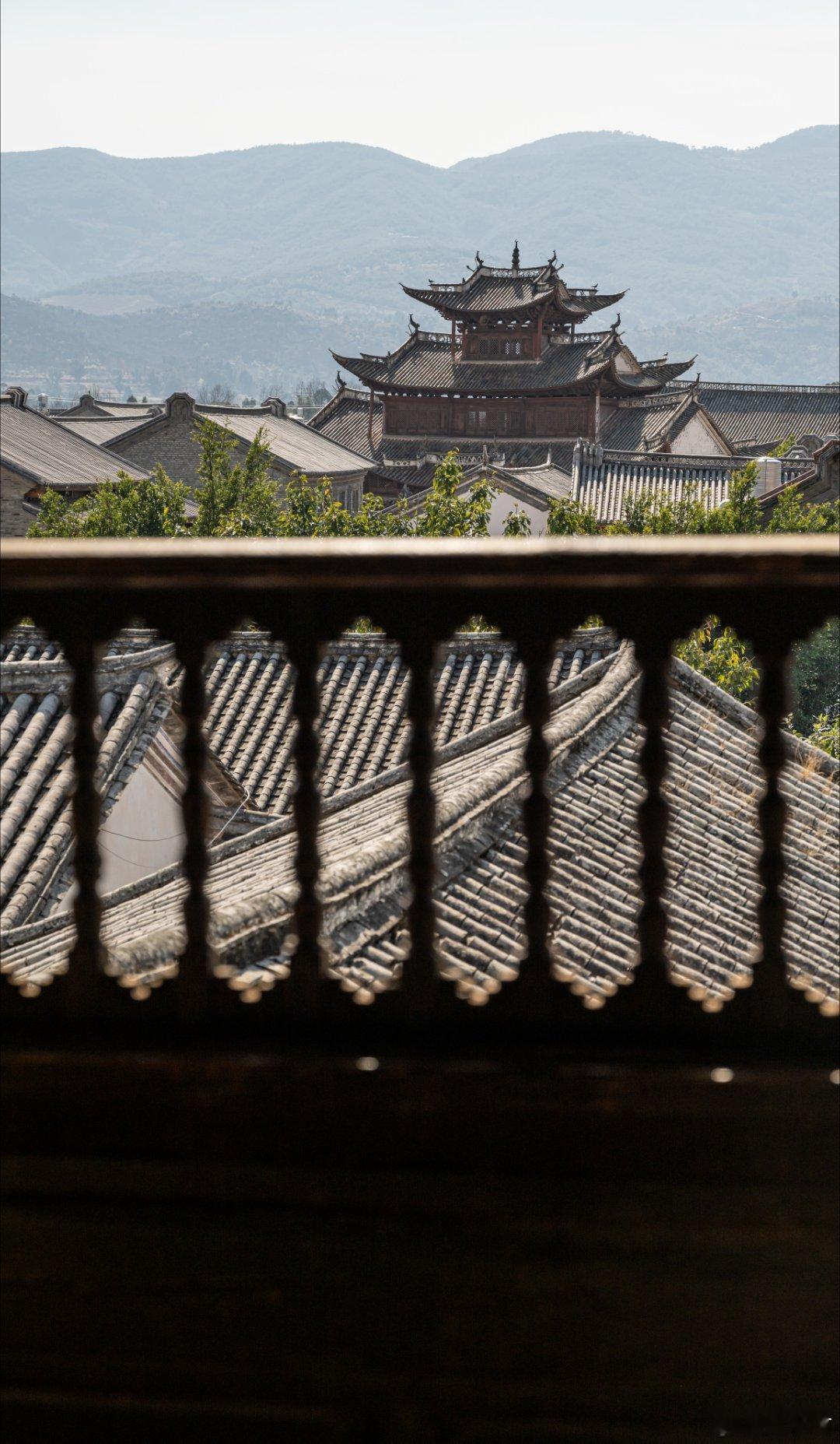 云南大理巍山县的东莲花村，回族聚居村落，是当地保存最好、最精致的古村落，为清代至