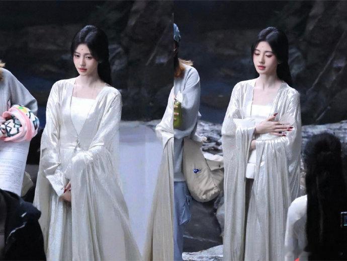 鞠婧祎、陈都灵《月鳞绮纪》白衣妆造，简直越素越美[哇] 
