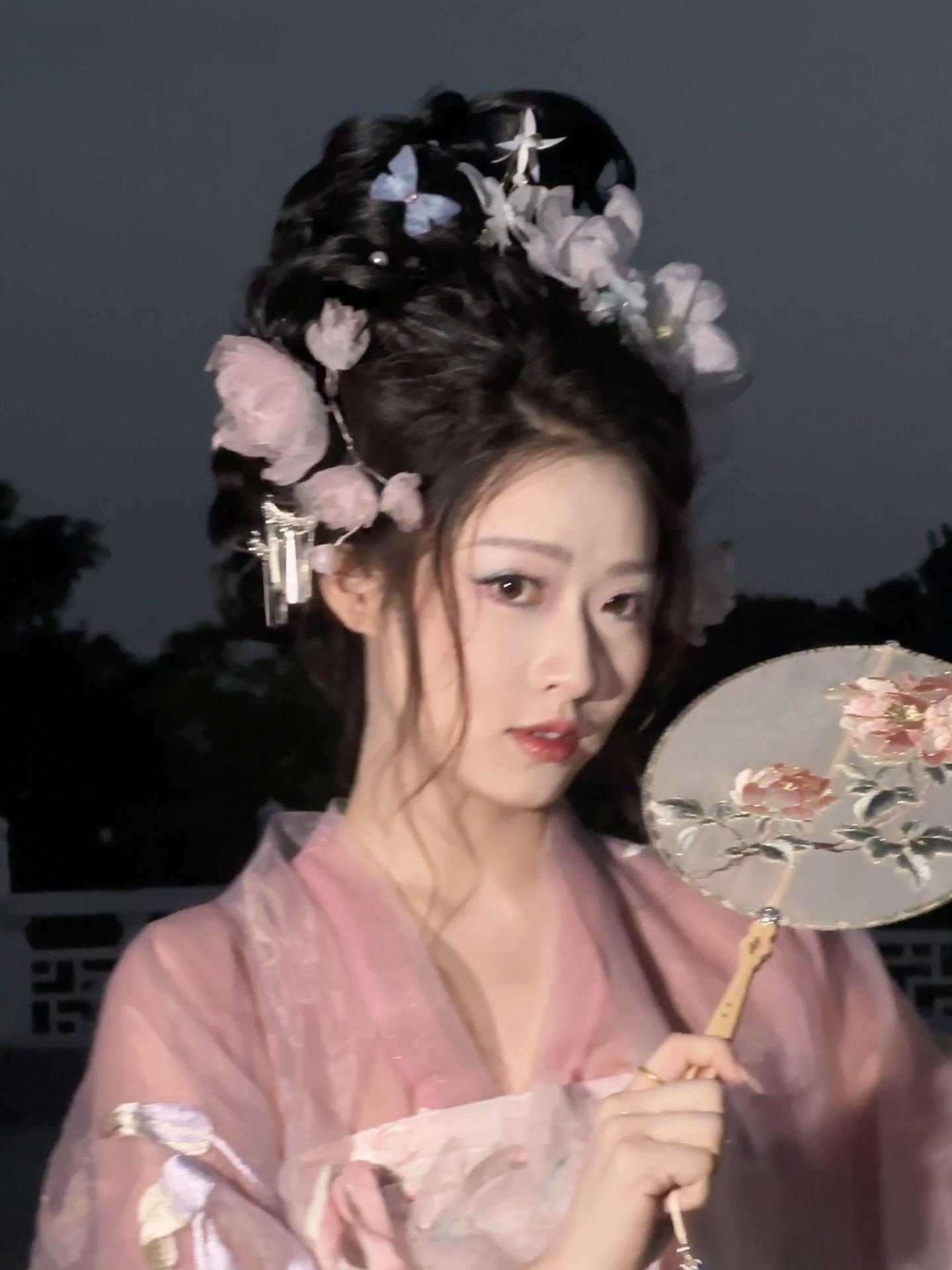 我曾在梦里寄出一千只蝴蝶🦋”故人可曾收到?