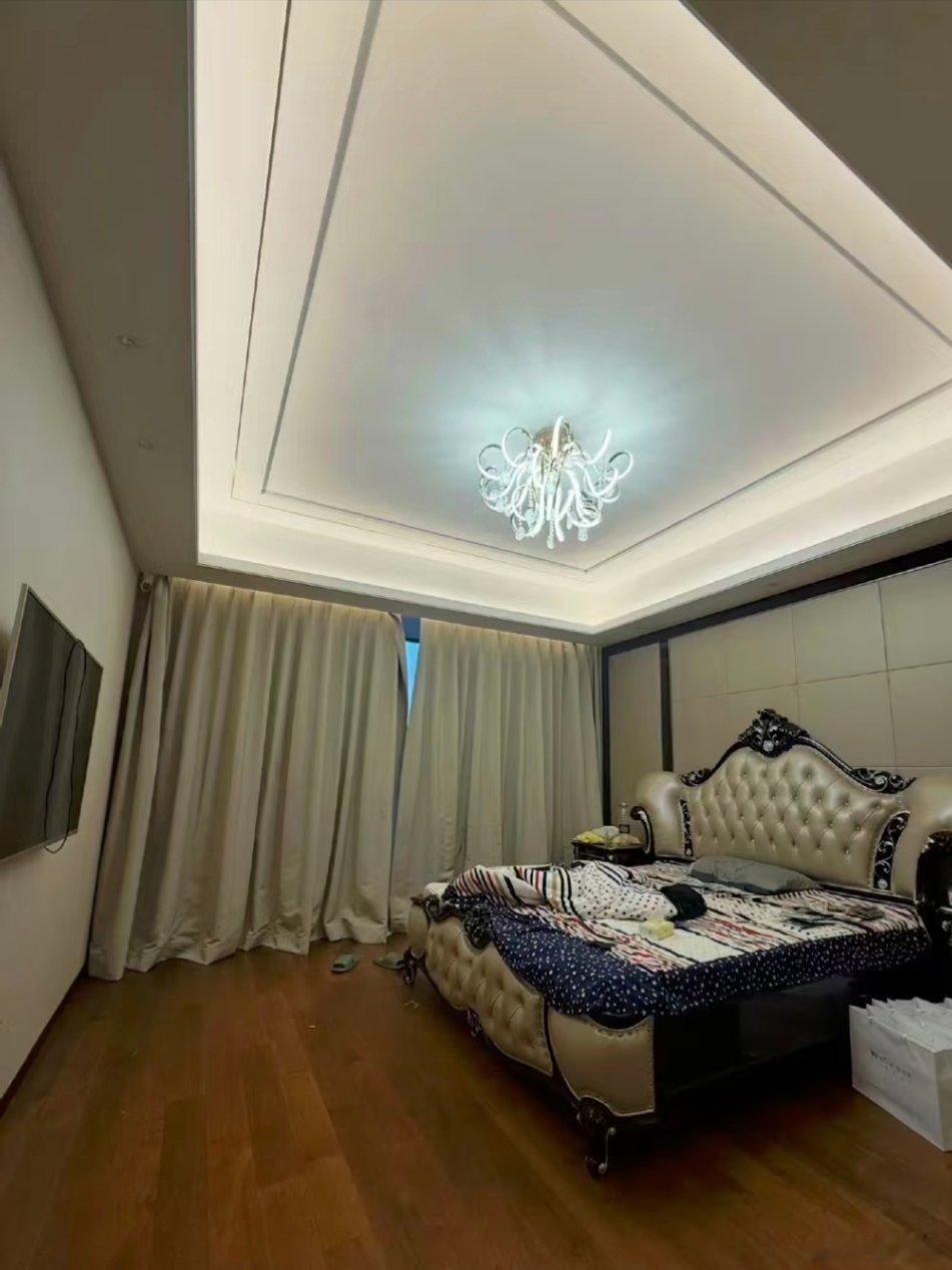 黄星邱鼎杰破防了吧，心里酸酸的吧其实他们比我们想的要付出很多。四个人真的不容易。