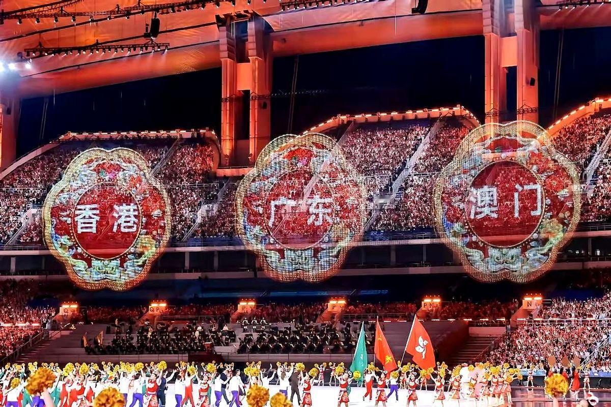 广东又“拼凑”夺冠？先别急骂。

户口本≠战斗力，全运会比的是规则内谁更会下棋。