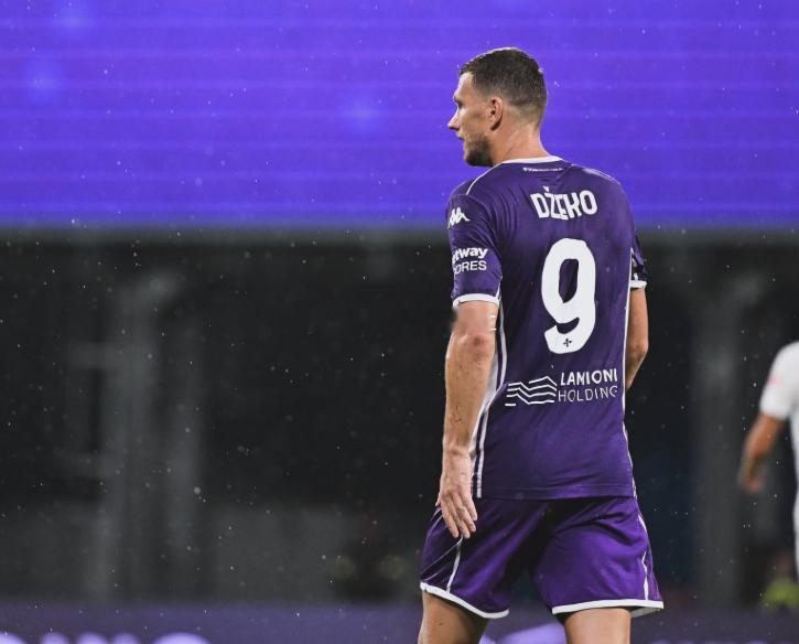 据著名转会记者斯基拉报道，巴黎FC已经询问了哲科的信息，哲科如今并不在佛罗伦萨主