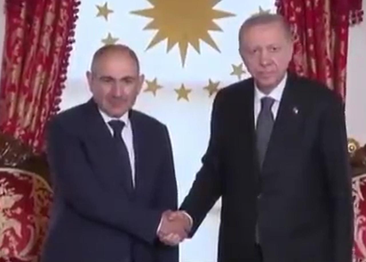 亚美尼亚这是一波什么操作？

当初为了纳卡地区，跟阿塞拜疆大打出手，结果后者得到