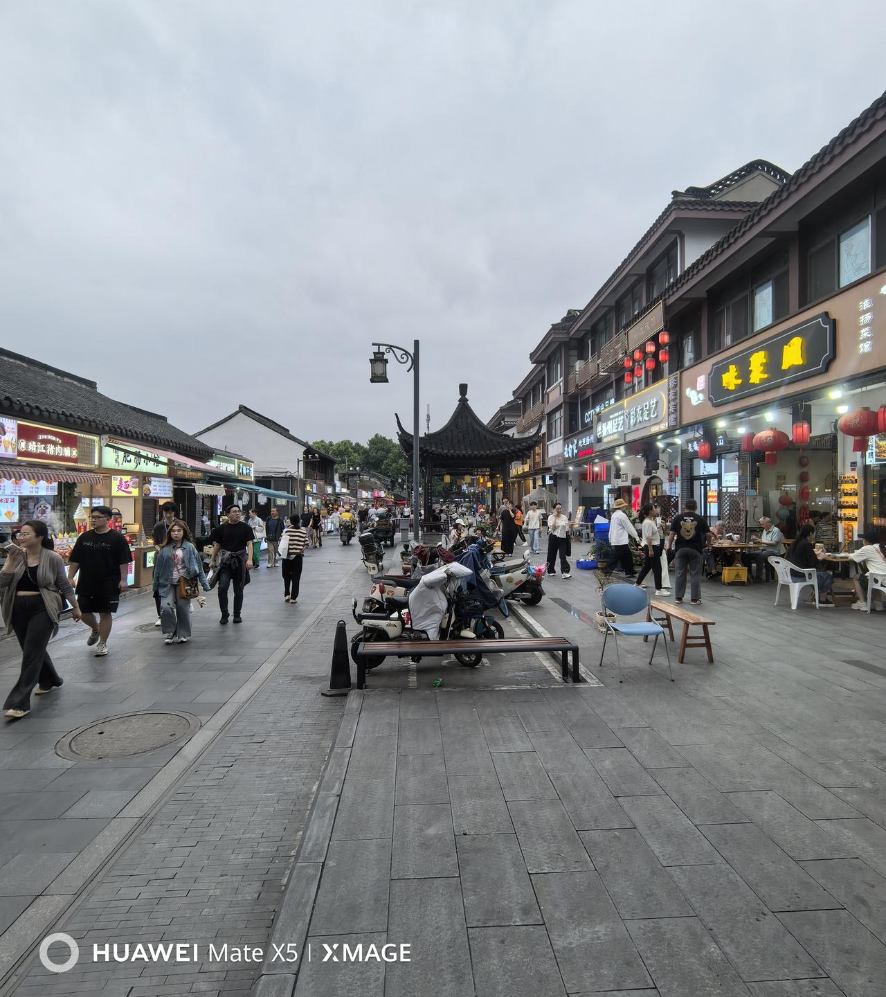 吃食一条街，小巷小弄值得逛逛