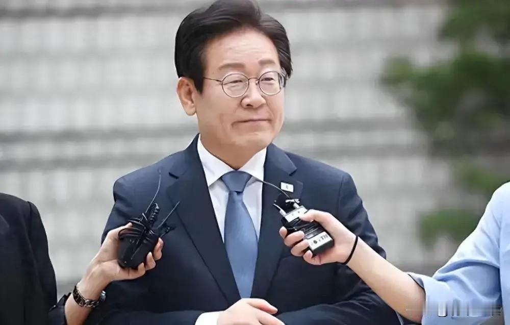 APEC峰会日益临近，韩方不止一次向中国释放友好信号，言语之间满是对中方参加峰会