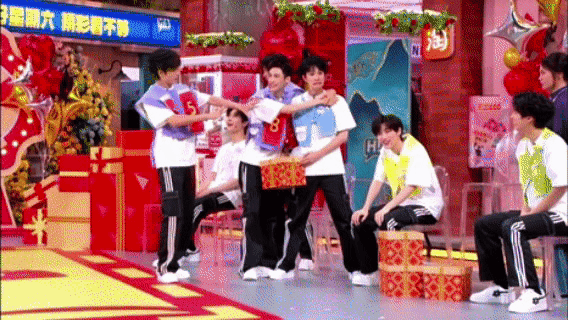 好六道具组也被柳眼异地登录了你好星期六 好六道具组：我只是个工具人，是柳眼让我这