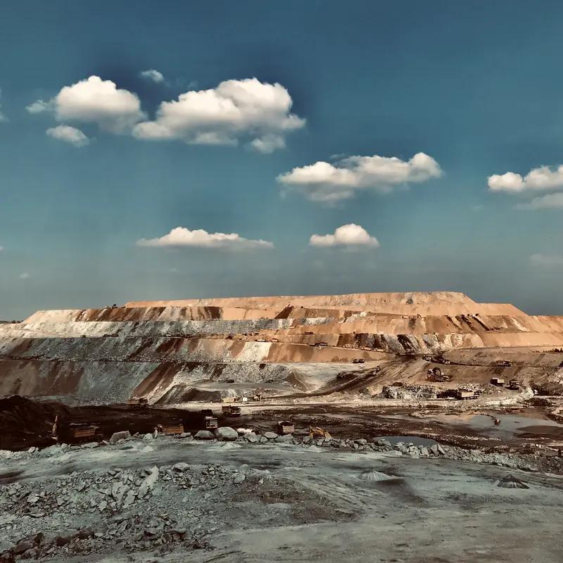 自然资源部3月18日发布消息，我国新一轮找矿突破战略行动再添新成果，在四川冕宁和