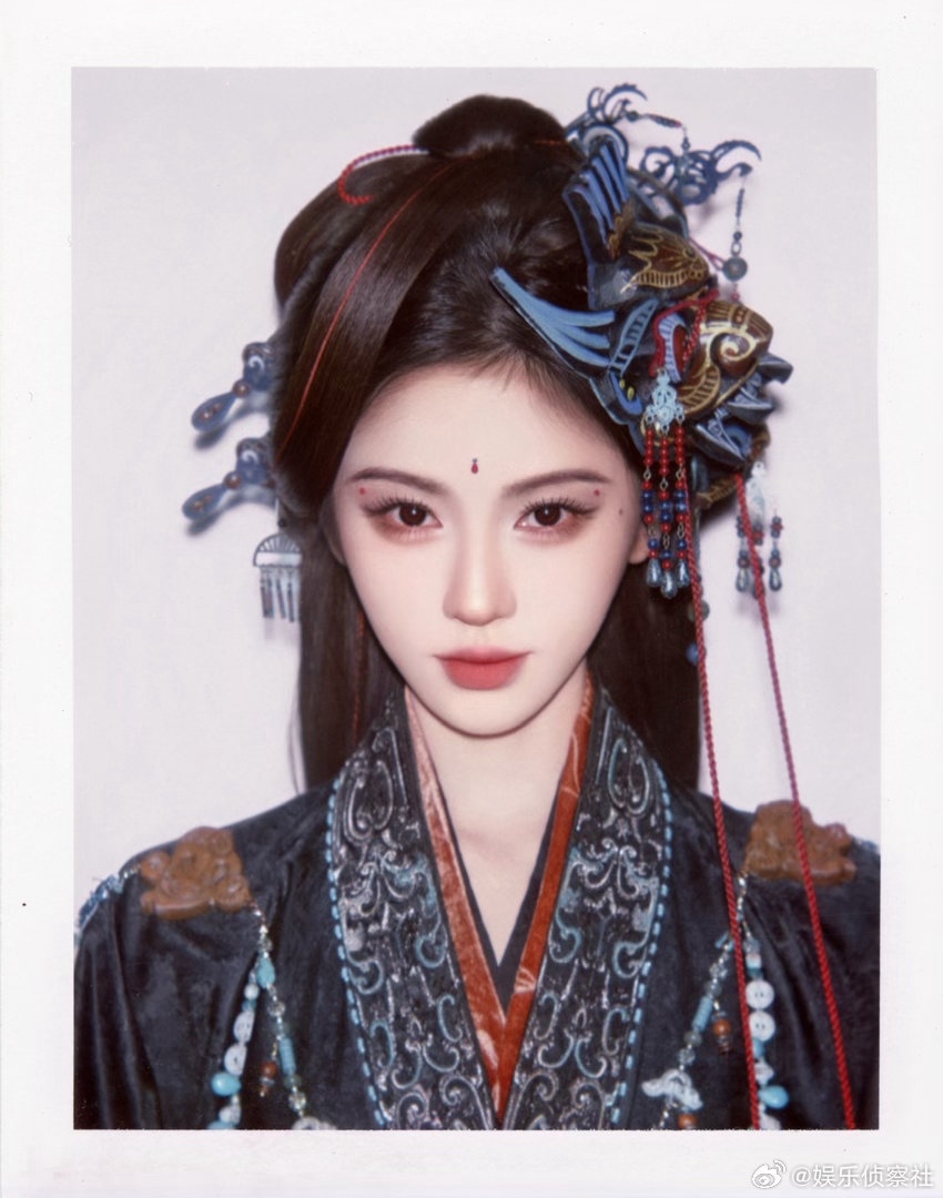 鞠婧祎发了撕拉片、鞠婧祎战国袍撕拉片鞠婧祎全新物料正式发布，鞠婧祎发了撕拉片。大