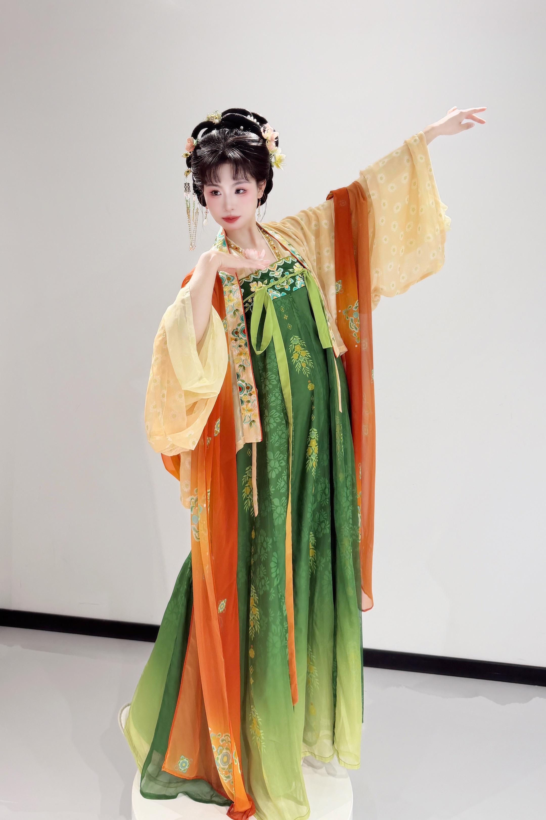 “叮 你的唐风小手办已送达。”这也太适合春天放纸鸢了