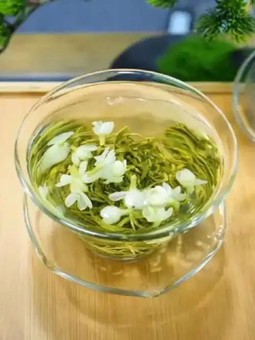 这是被誉为天下第一香的茶，坐拥320亿市场份额，常年霸占无糖茶销量榜首，它就是被