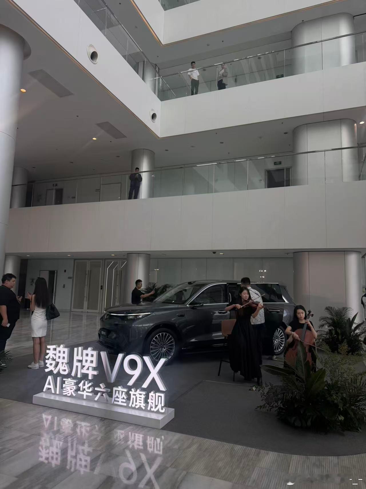 魏建军承认自己怕了 从第一张草图到上市，他跟团队磨了6年。亲自当质检员、体验官，