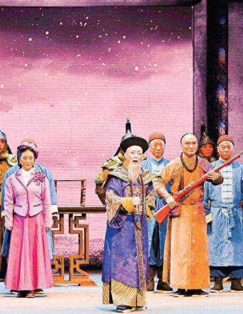 袁泉回武汉为京剧节站台，却连逛两天菜市场，为何引热议？