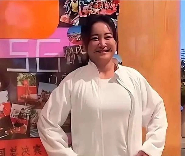 贾玲这是又回来了吗？还是胖玲看着舒服[允悲] ​​​