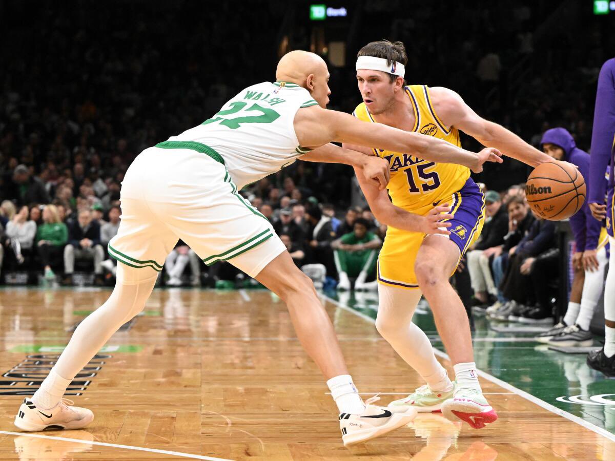 里夫斯：沃尔什将在未来很多年里成为防守最强的球员之一