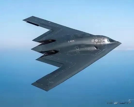 美籍华人直言，在美国对伊朗实施打击后，中国已然失去了和美国抗衡的信心，但事实却是