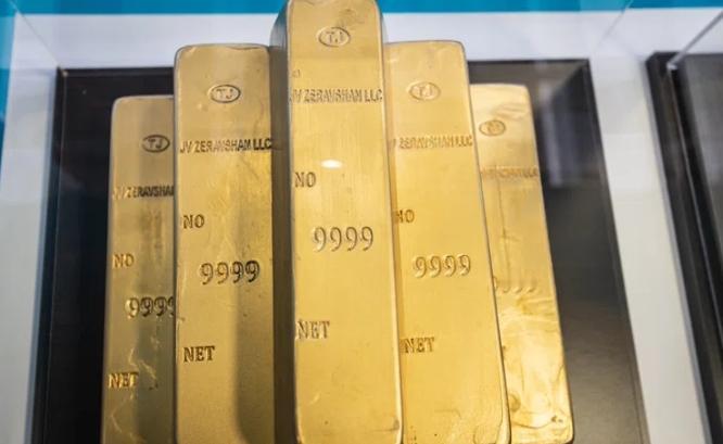 过去 12 个月，俄罗斯的黄金储备增长了创纪录的 920 亿美元，比前四年的总和