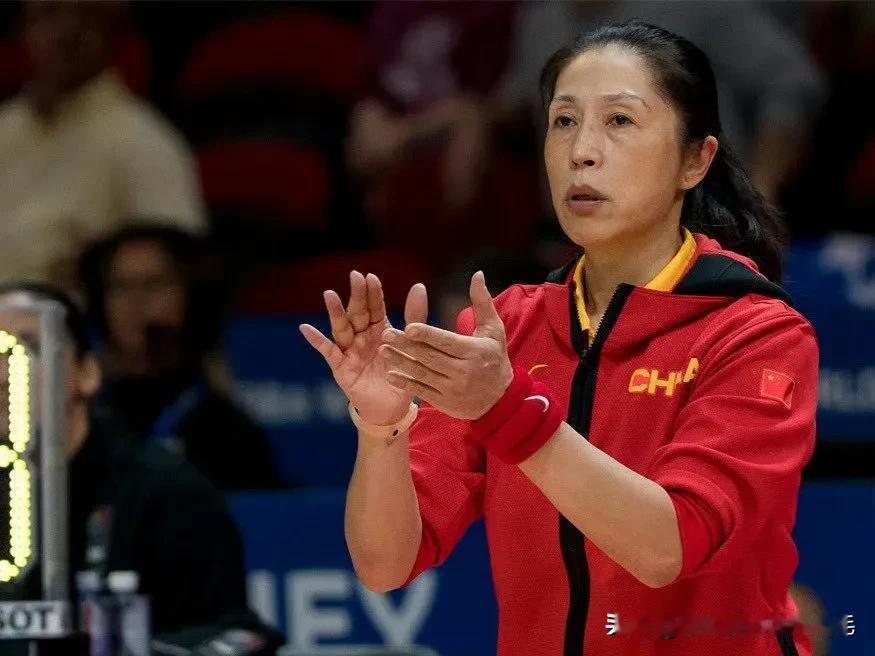 郑薇自2009年起，进入中国女篮教练组，于2022年至2024年，担任中国女篮主