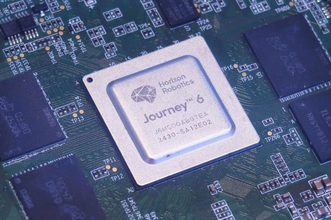 【日媒：#丰田将采用中国制造的车载半导体#】据日经BP报道，丰田汽车和铃木将在中