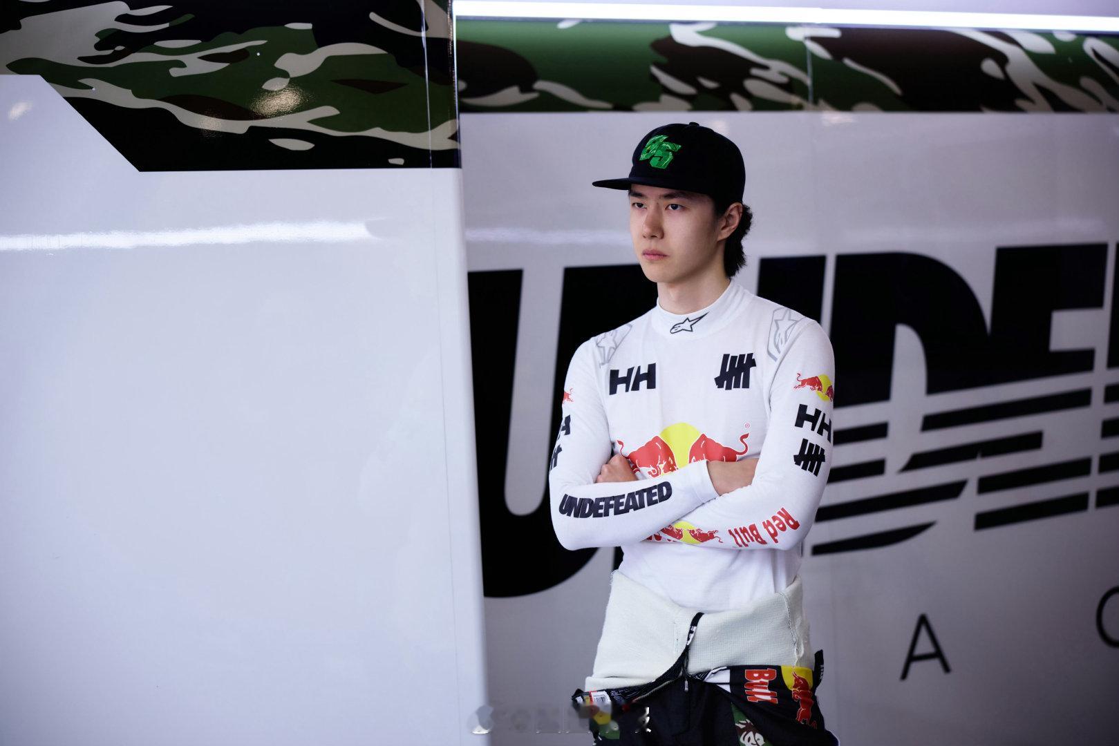 林臻东原型车手感谢王一博林臻东原型发文感谢王一博说得对，赛车不只有金字塔尖的F1