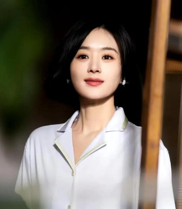 @赵丽颖 最新～秋天的第一份恬意[比心]