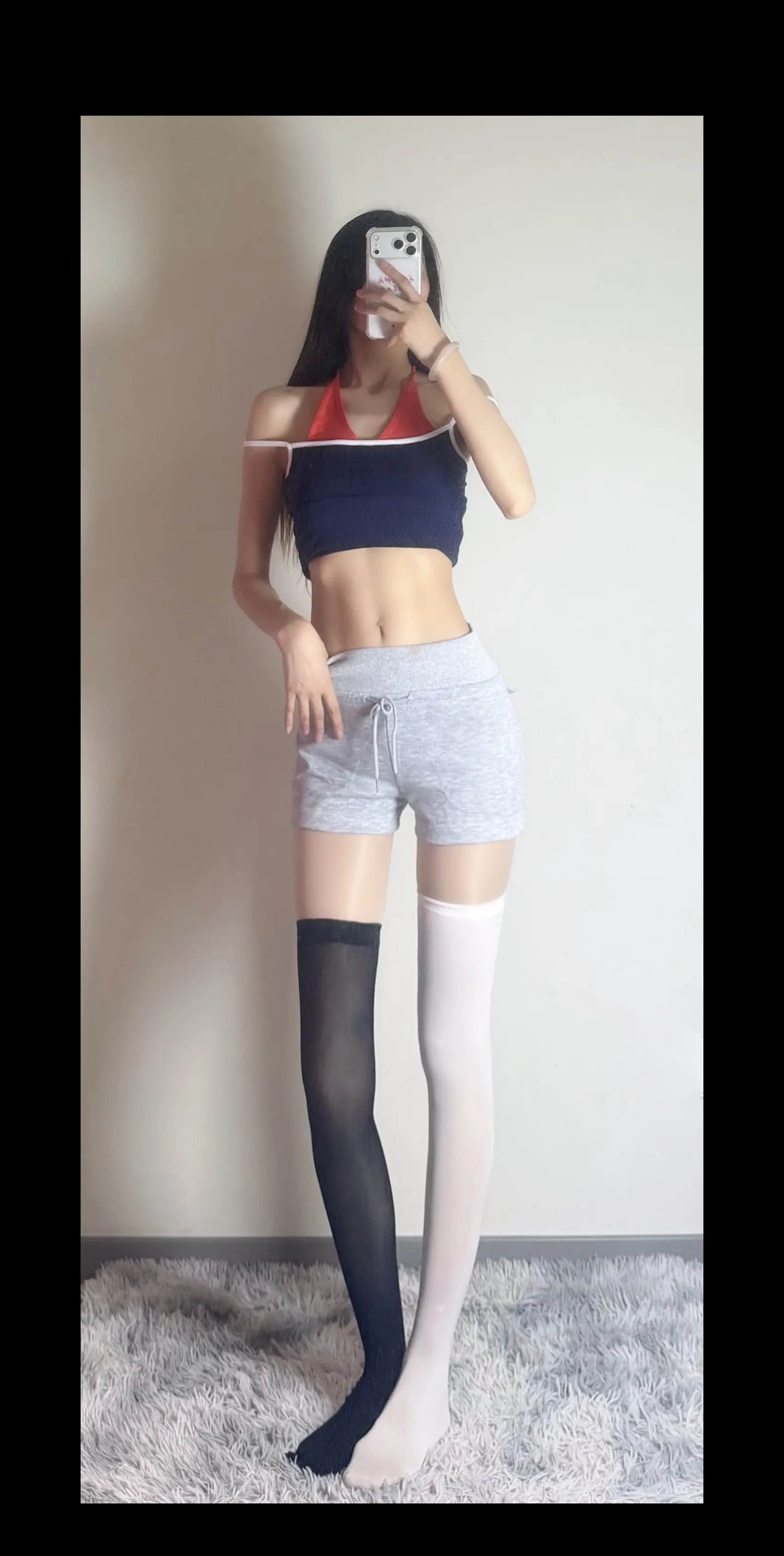 秀出好身材 穿搭马甲线黑白丝运动